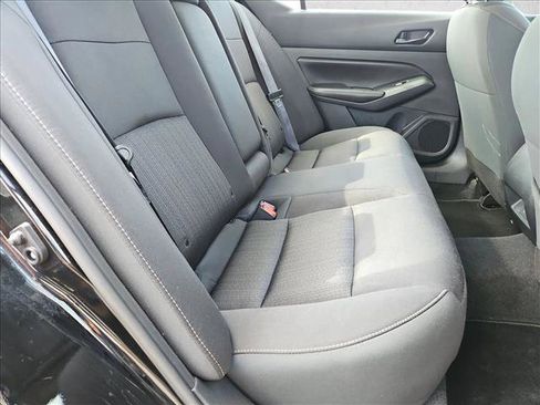Used 2024 Nissan Altima 2.5 SV FWD image 18