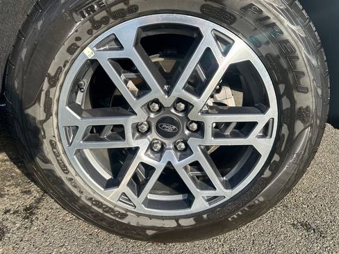 Used 2025 Ford Expedition Active image 13