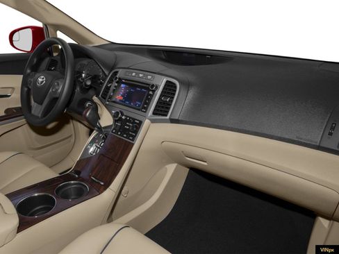 Used 2015 Toyota Venza LE image 5