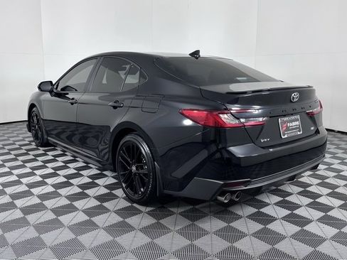 Used 2025 Toyota Camry SE image 6