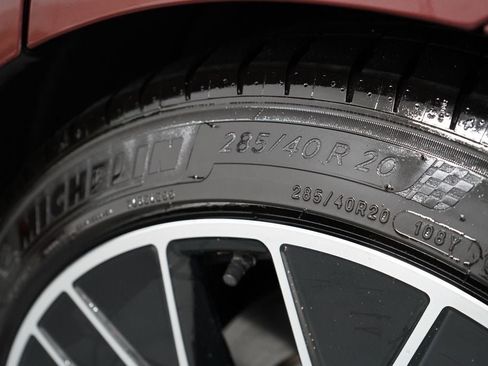 Used 2022 Porsche Taycan 4S AWD/4WD image 32