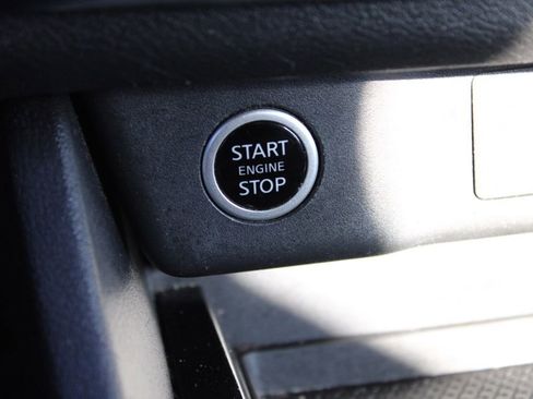 Used 2023 Nissan Rogue S image 30