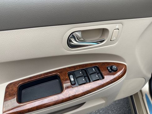 Used 2005 Buick LaCrosse CXL w/ Gold Convenience Package image 19