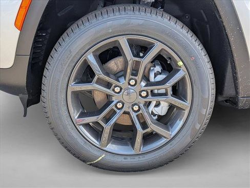 New 2025 Jeep Grand Cherokee Limited image 10