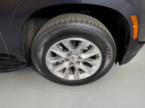 Used 2025 Chevrolet Suburban Premier image 13