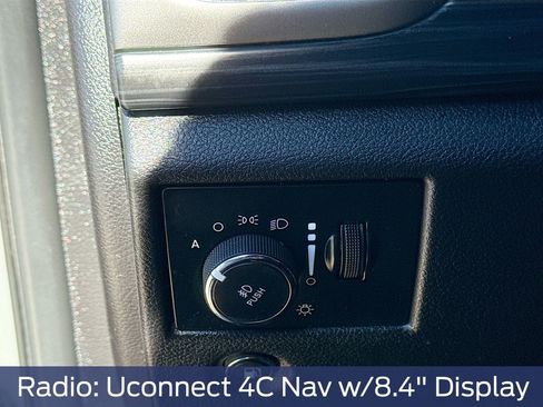 Used 2020 Jeep Grand Cherokee Altitude image 15