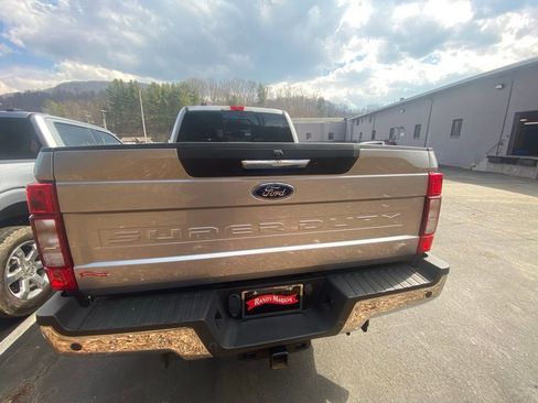 Used 2022 Ford F350 Lariat w/ Chrome Package image 10