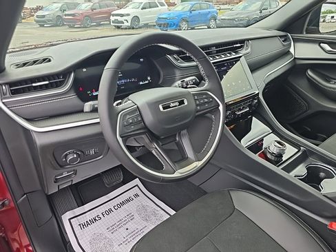 New 2025 Jeep Grand Cherokee L Altitude image 14