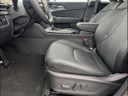 New 2026 Kia Sportage EX FWD image 7
