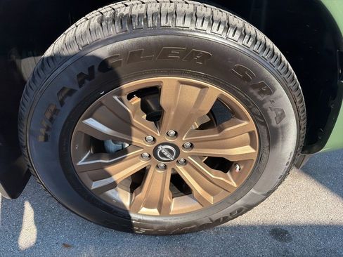 Used 2024 Nissan Titan SV w/ SV Bronze Edition Package image 4