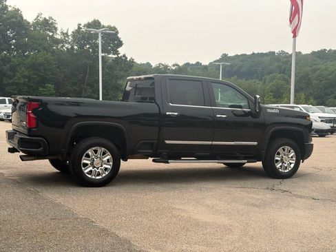 Used 2024 Chevrolet Silverado 2500 High Country w/ Z71 Off-Road Package AWD/4WD image 8