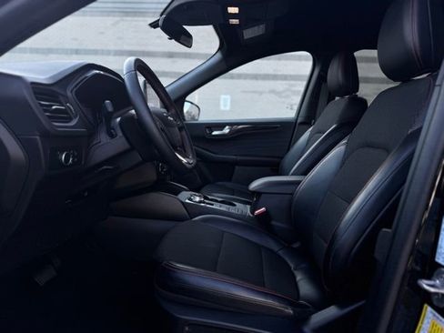 Used 2025 Ford Escape ST-Line image 16
