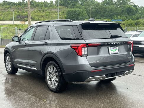 Used 2025 Ford Explorer Active w/ Active Comfort Package AWD/4WD image 5