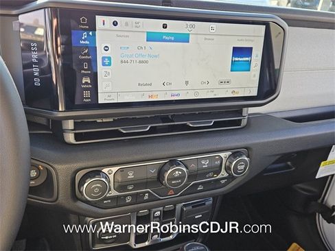 New 2025 Jeep Gladiator Sport image 20