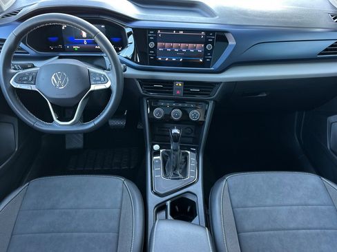Used 2023 Volkswagen Taos SE w/ Panoramic Sunroof Package image 13