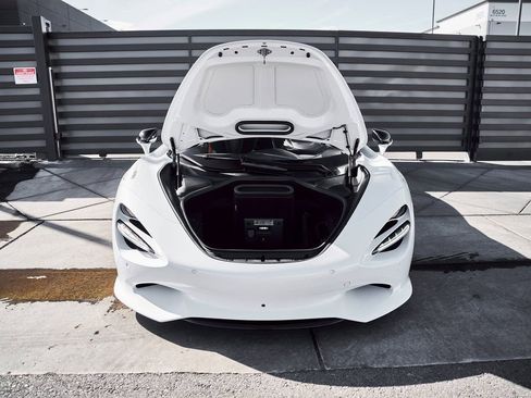 Used 2024 McLaren 750S image 19