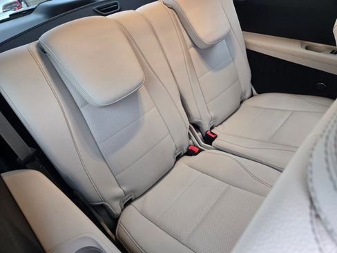 Used 2025 Mercedes-Benz GLS 450 4MATIC image 20