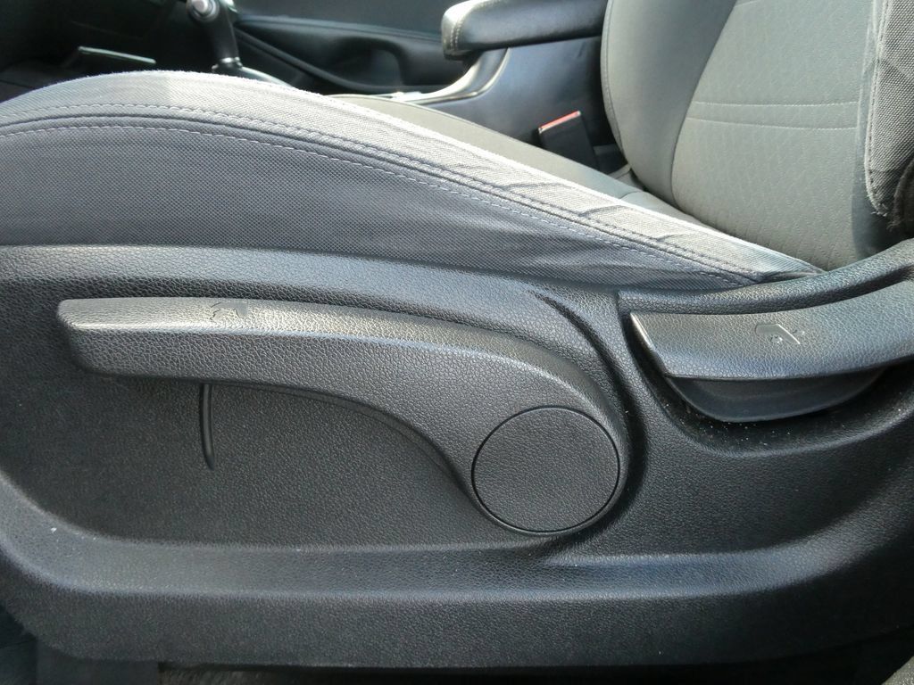 Used 2017 Kia Sorento AWD image 25