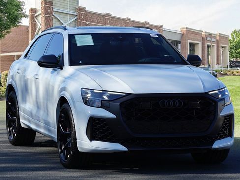 Used 2025 Audi RS Q8 performance image 3