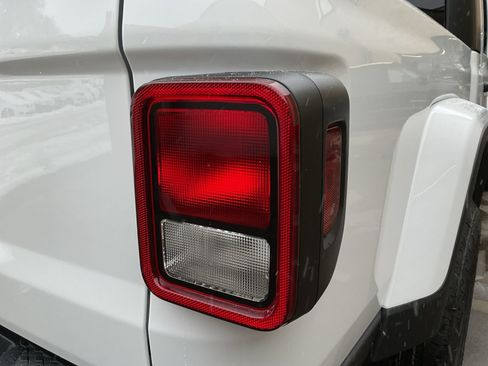 New 2026 Jeep Gladiator Sport AWD/4WD image 28