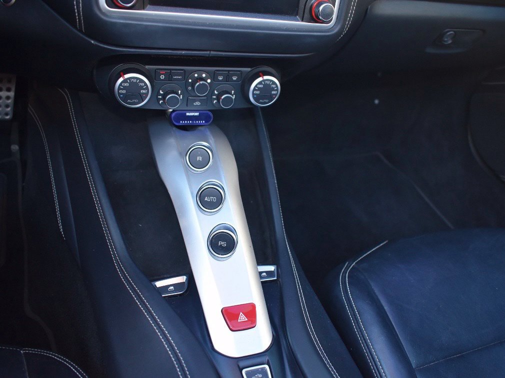 Used 2018 Ferrari California T RWD image 38
