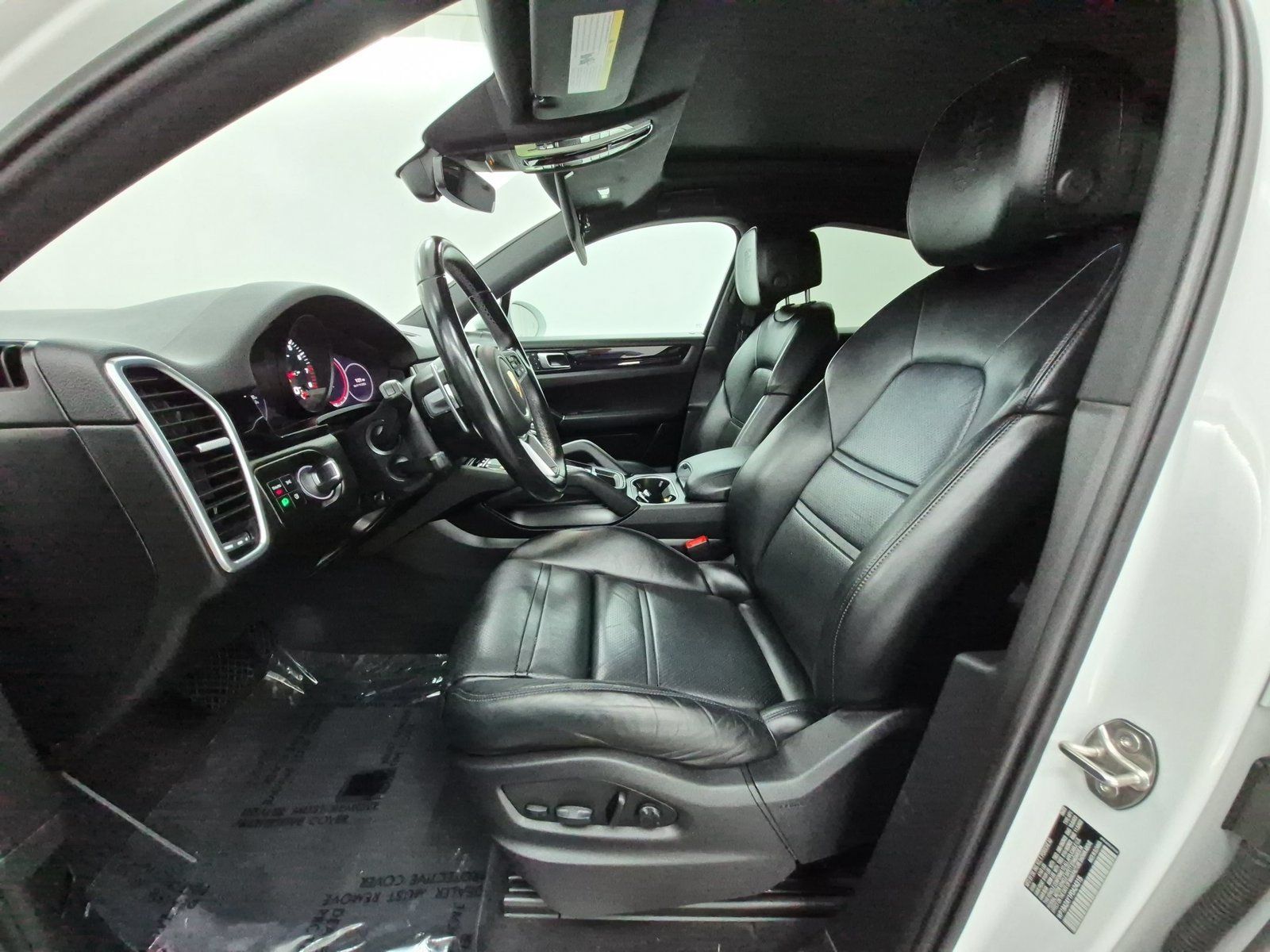 Used 2023 Porsche Cayenne Coupe AWD/4WD image 5