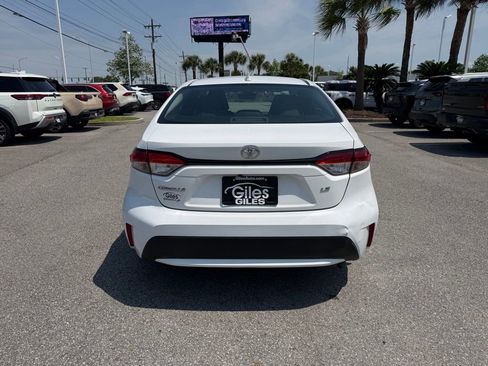 Used 2022 Toyota Corolla LE FWD image 4