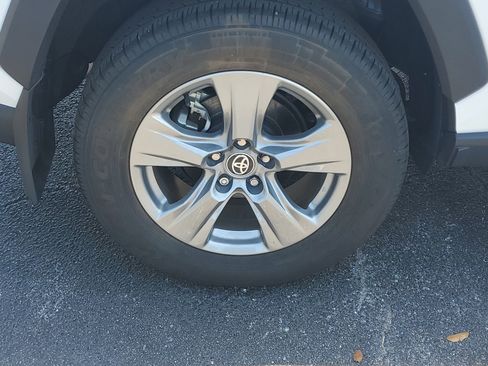 Certified 2024 Toyota RAV4 LE AWD/4WD image 8
