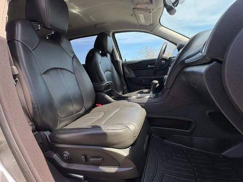 Used 2016 GMC Acadia SLT image 33