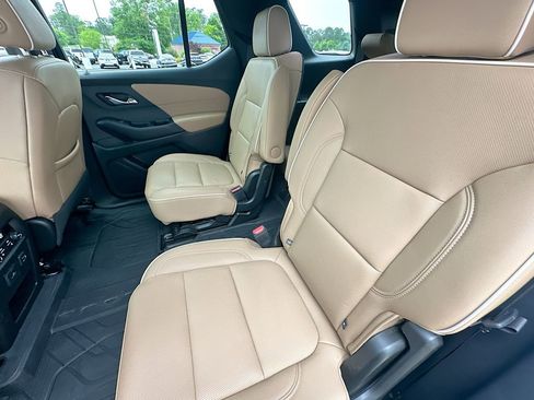 Used 2023 Chevrolet Traverse Premier w/ LPO, Floor Liner Package FWD image 4