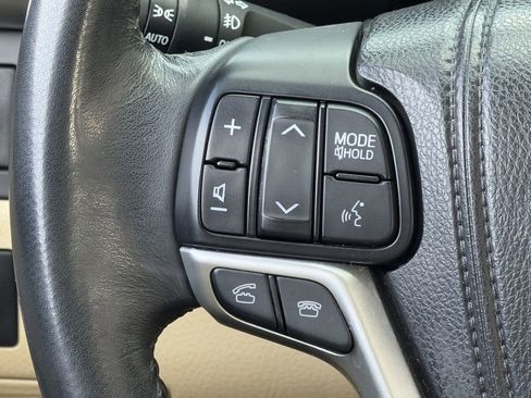 Used 2015 Toyota Highlander Limited image 14