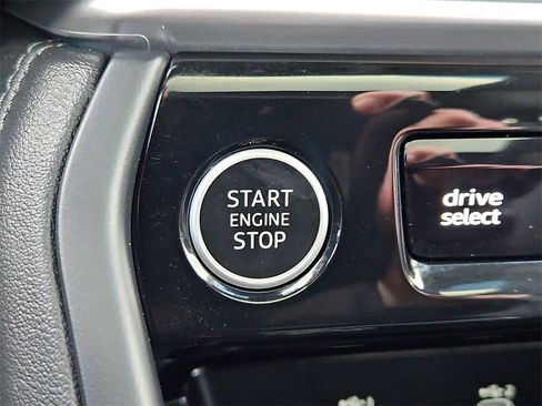 Certified 2025 Audi Q5 Premium w/ Convenience Package image 27