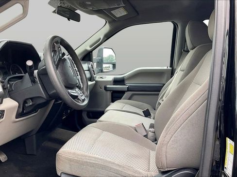 Used 2017 Ford F250 XLT AWD/4WD image 23