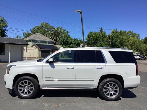 Used 2020 GMC Yukon Denali AWD/4WD image 6