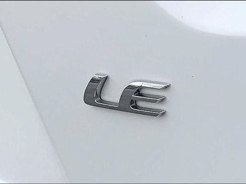 Used 2025 Toyota Corolla LE FWD image 30