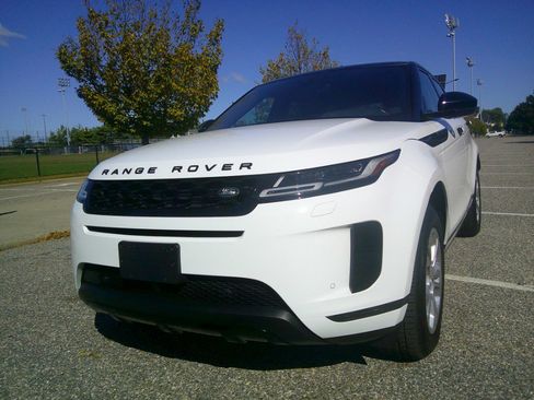 Used 2016 Land Rover Range Rover Sport HSE image 40