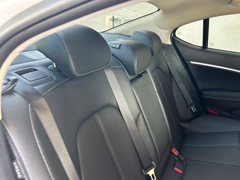 Used 2026 Genesis G70 2.5T RWD image 29