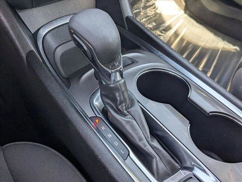 Used 2022 Chevrolet Malibu LT FWD image 12