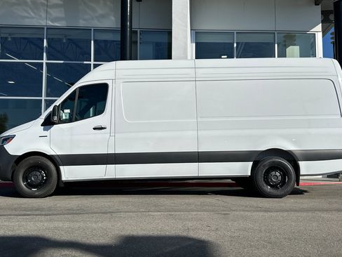 New 2024 Mercedes-Benz eSprinter 170 Cargo image 3