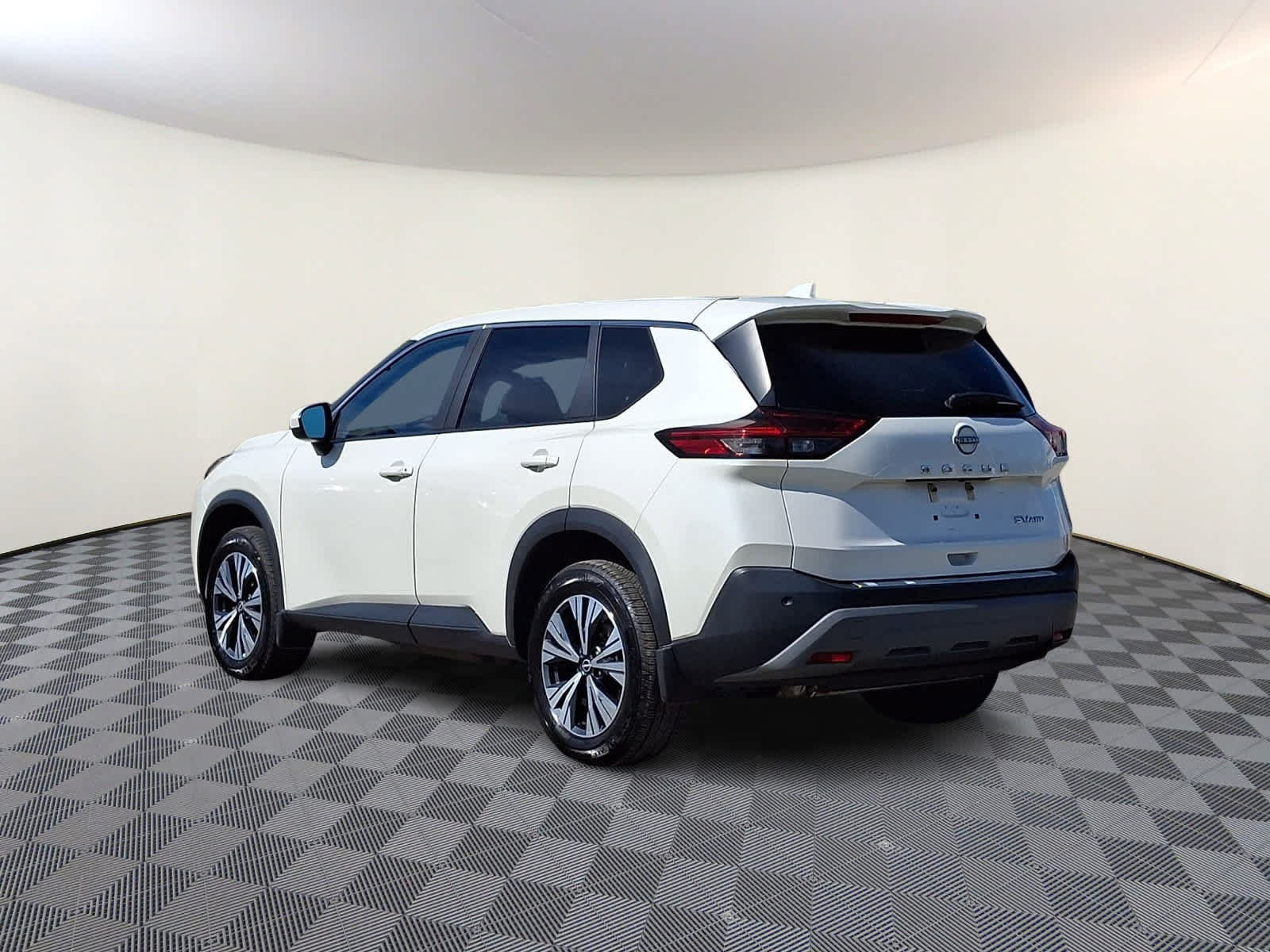 Used 2023 Nissan Rogue SV AWD/4WD image 7