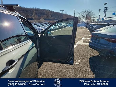 Used 2019 Volkswagen Tiguan SE image 40