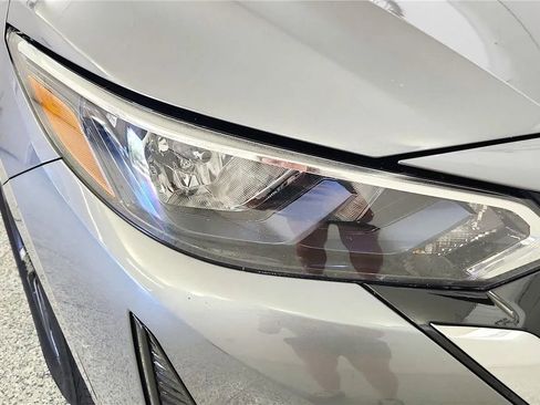Used 2024 Nissan Sentra SV FWD image 14