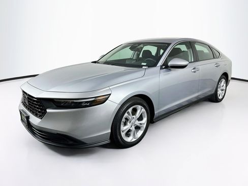Used 2025 Honda Accord LX image 3