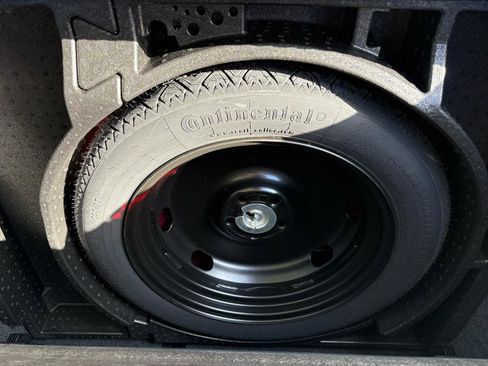 Used 2010 Volkswagen Tiguan S FWD image 40