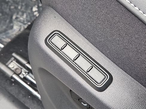 New 2026 Volkswagen Tiguan SEL R-Line image 12