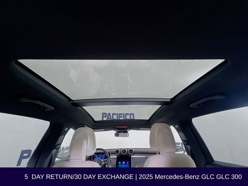 Used 2025 Mercedes-Benz GLC 300 4MATIC image 39
