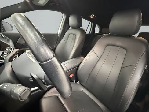 Used 2021 Mercedes-Benz GLA 250 image 12