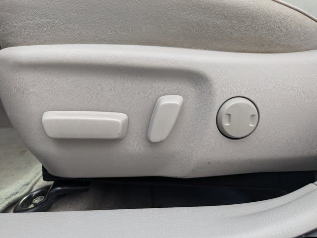 Used 2016 Toyota Camry XLE FWD image 11