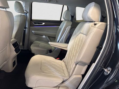 Used 2024 Volkswagen Atlas SEL Premium R-Line image 14