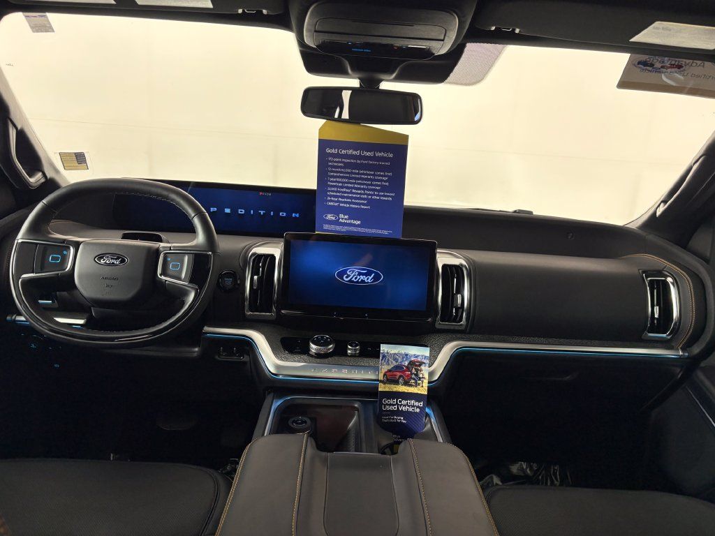 Used 2025 Ford Expedition Tremor AWD/4WD image 28